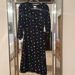 NWT. Wilfred Snowmelt’ wrap dress. Sz Small.